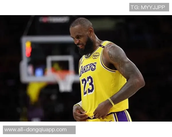 南湾湖人主帅盛赞詹姆斯训练态度专注早到令人难以置信