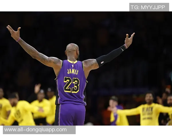 詹姆斯赛后比23手势NBA官推庆祝第23个赛季的精彩进行
