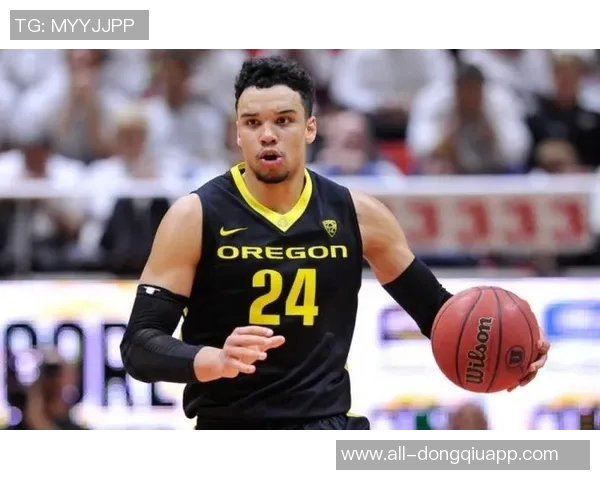 狄龙在比赛中频频假摔拉拽却依然赢得裁判青睐仿佛重回FIBA赛场